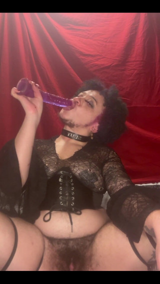 Eros Valentine: Tam çalı, dildo oral seks