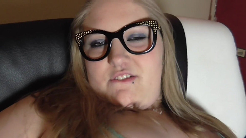 AmateurBBW: My Pussy Closeup.