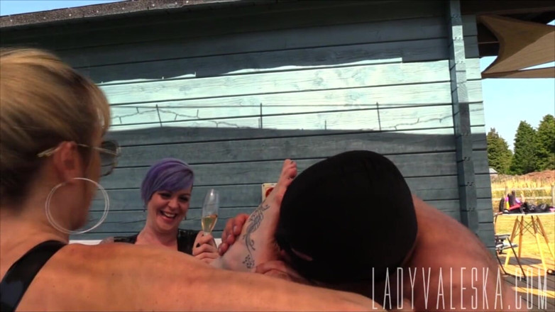 Lady Valeska: Foot worship in hot tub