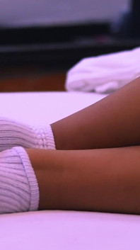 शिक्षक और संगीत शिक्षक चोदने के लिए अपार्टमेंट जाते हैं।