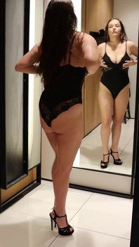 MILF Goes Lingerie Shopping