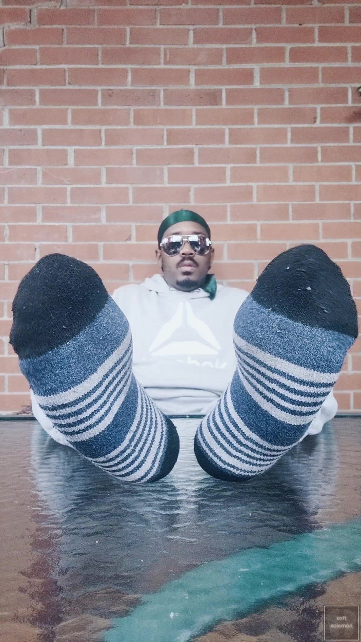 Soft Soleman: Eu exponha meus pés e os toco