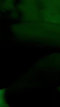 Paroháč manžel nahrává video, jak si manželka užívá tvrdý sex s manželovým přítelem