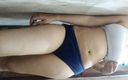 Riya Thakur: Ung desi -flicka som visar sin kropp i badrummet