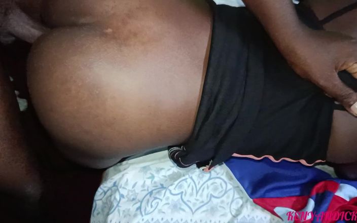 Kenyan Dick: Пара шпилются в Раком в любительском видео