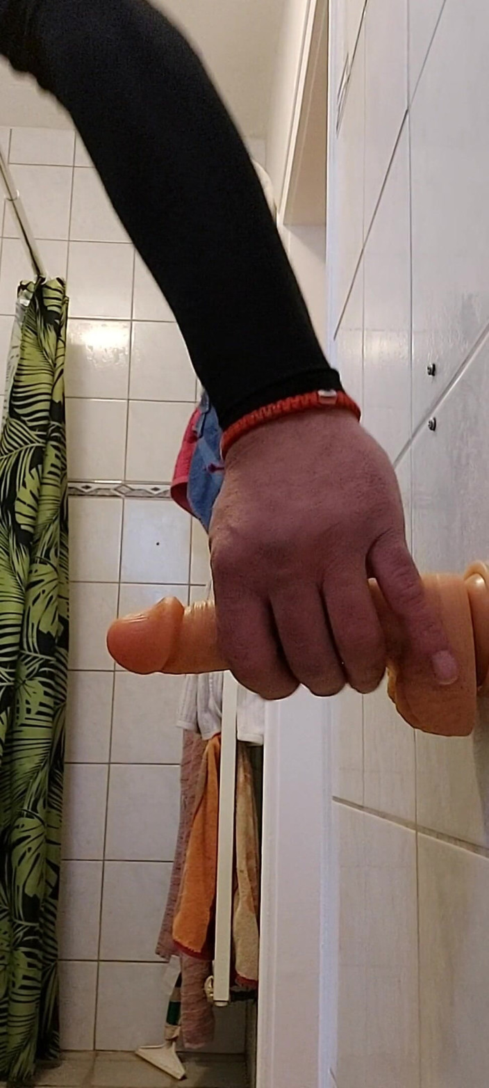 Melany: BathroomMelany
