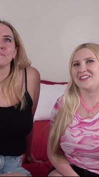 Verzweifelte amateure bratty und emma bekommen ihre großen titten gespielt