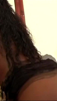 Black beauty oiled up - cewek sange kulit hitam dientot habis-habisan sampai basah kuyup