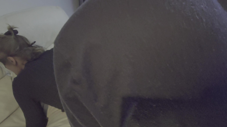 Gigi and David: Outlaw w salonie