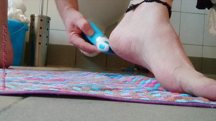 Carmen_Nylonjunge: Minha pequena pedicure ** Esquerda **