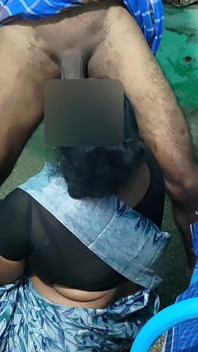 집에서 하녀와 핫한 섹스를 했고 그녀의 보지에 내 정액을 먹였어