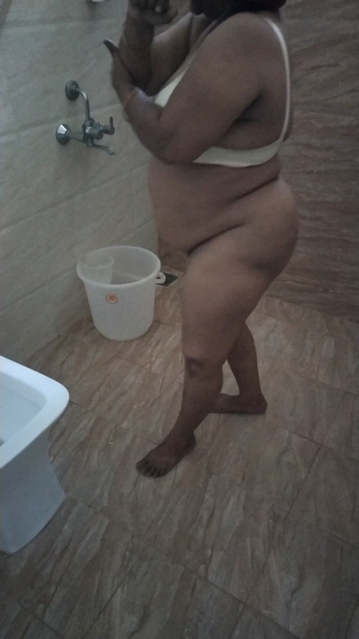 Benita sweety: Tamil aunty bagno caldo