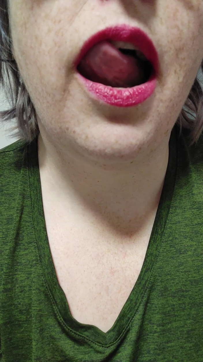 AngYourDirtyCanadian: Some Mouth Togue and Teeth