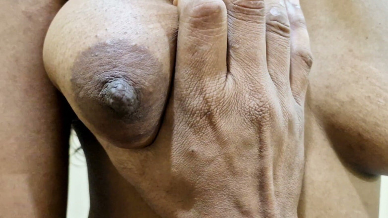 showme_hotsexy15: Služka se třásla, ohnutá a byla opakovaně ošukána