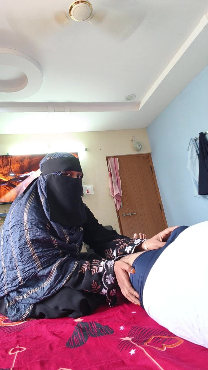 Sajjas: Hintli Müslüman Telugu kız sabırlı
