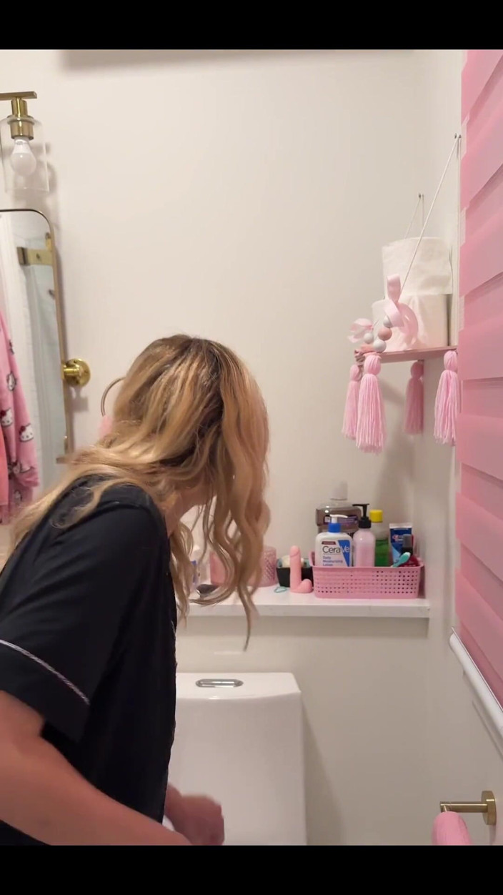 Tiffstreatsxoxo: Писсинг в Princess Honeys House после дня развлечения