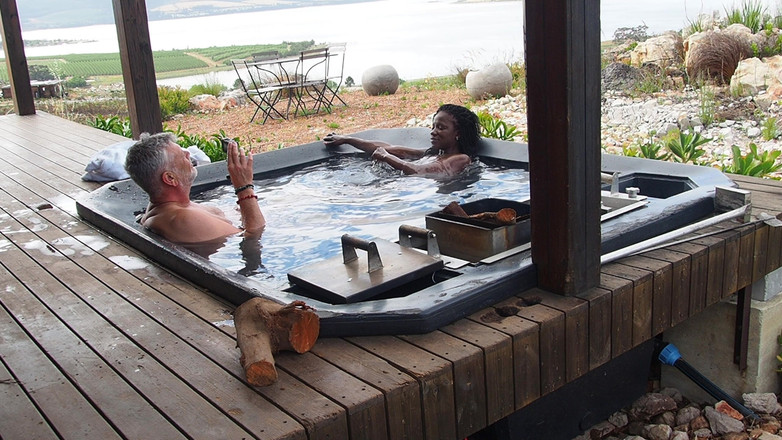 Black Swan: 雲の中の夜明け