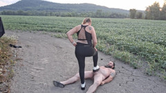 Miss jj chose: Je jen na vás, abyste to našli (ballbusting)