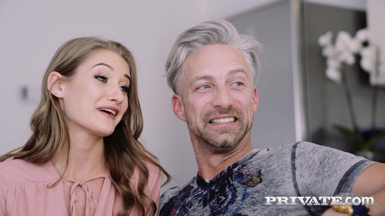 Private.com: Tiffany Tatum и Gabi Gold предлагают двойной минет и наслаждаются фантастическим тройничком