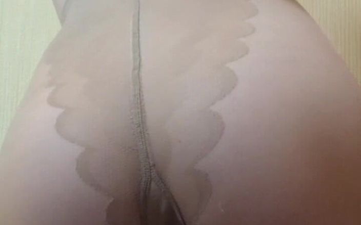 ElzaKom: Worship Ass Mistress Elza Kom's