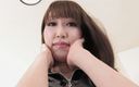 Solo Japanese: Tatlı Japon genç kız kamera için soyunuyor ve mastürbasyon yapıyor