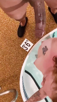 Sexe privé avec le mec de la piscine