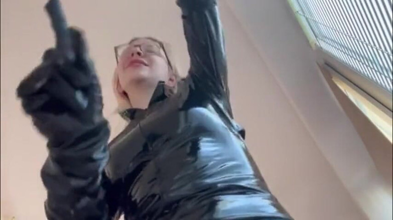 Goddess_Bella_Rae: Femdom bohyně zotročí tě Asmr