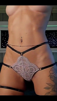 Mă simt bine Bb, iar când mă simt bine - îmi place să dansez striptease pentru tine
