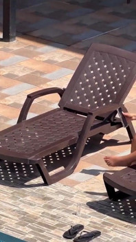 buna inanamıyorum, üvey oğlum güneşlenirken mastürbasyon yapıyor