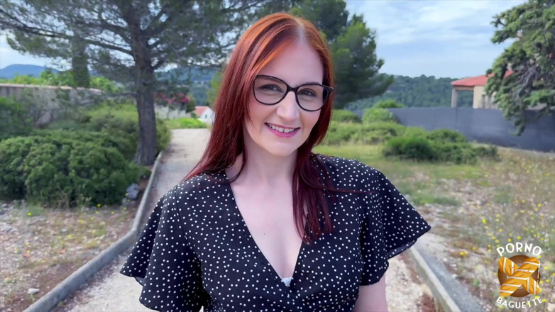 Porno Baguette: Lavyana, splendida rossa, vuole due la sbattano