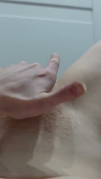 Masturbare cu vedere la persoana feminină cu orgasm