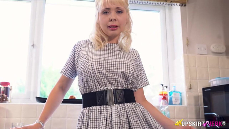 SkirtJerk: Cherry English - Está aquecendo