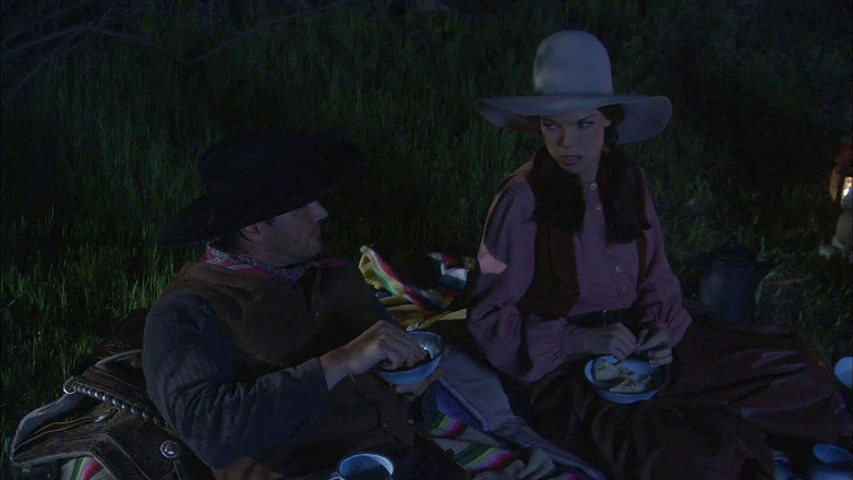 Deep Fuckers: काले बाल वाली बेब की कैंपिंग में गांड चुदाई