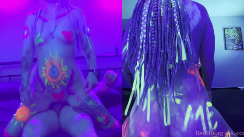 Red Hourglass Amateurs: Blacklight vui vẻ với melanie sugar