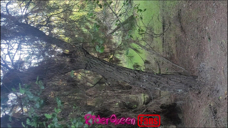 Riderqueen BBW Step Mom Latina Ebony: Riderqueen lagi sendirian di luar ruangan, video untuk penggemarku