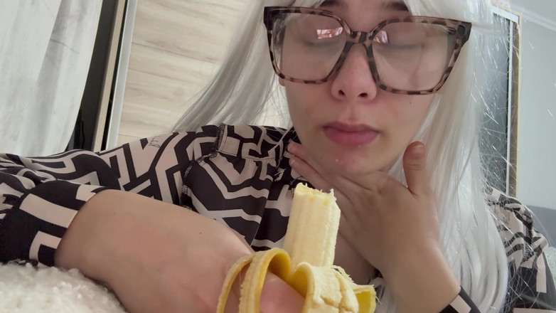 AmayaMori: Gigantka przyrodnia siostra zjada małego przyrodniego brata