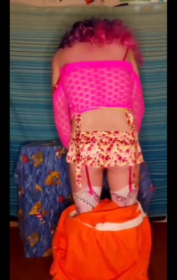 Lizzaali: 楽しいイム女性ちょうど小さな女性heheを