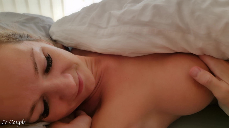 LC couple: Nadržený Manžel Dává Své Ženě Pořádnou Sprchu - Kundička Zblízka