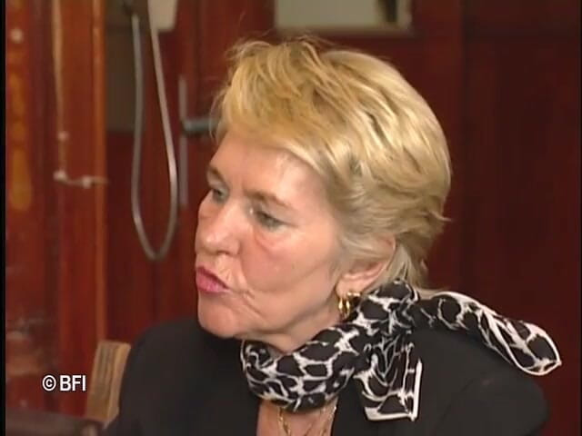 Nasty matures and dirty grannies club: Podłączenie się do babci w lokalnym barze