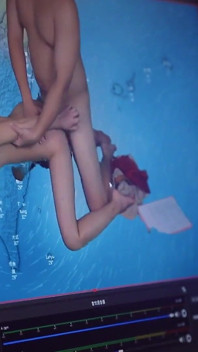 Collezione: la conduttrice sexy viene scopata sulla telecamera