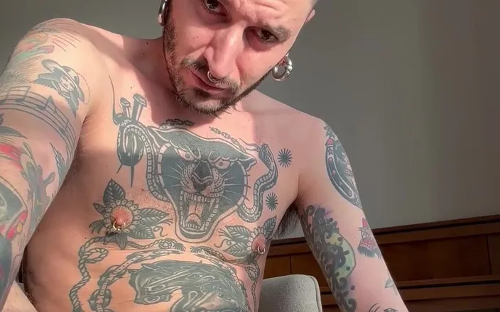 Stallion papi: Watch Me Jerk at My Hotel Room