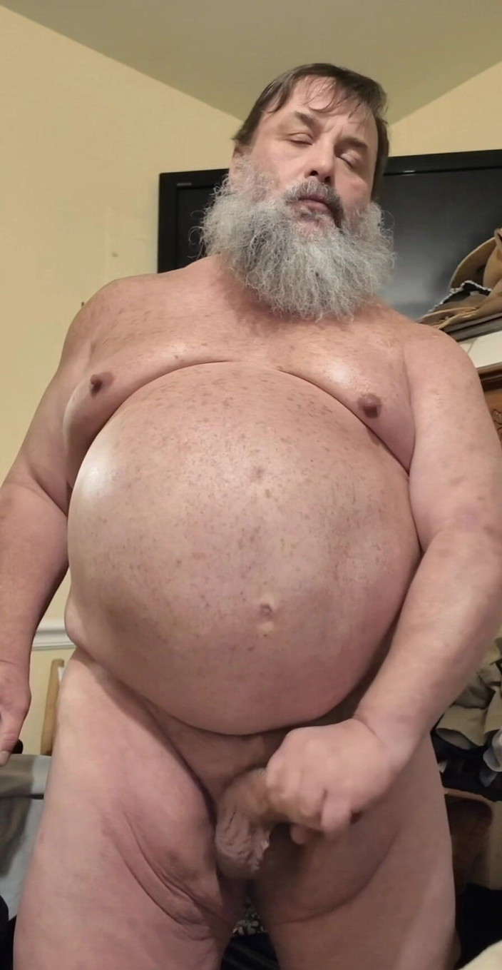 GeneWadexxx: Grande padrasto barbudo chupa uma carga