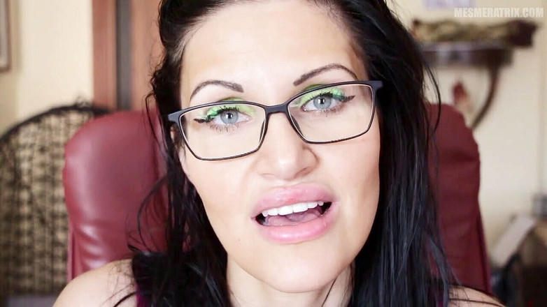 Lady Mesmeratrix Official: Döl yiyiciye dönüştü