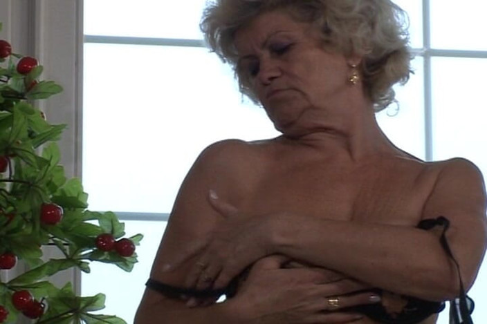 German amateur couples: Big Titted German Granny Got to Play with Her Perfect...