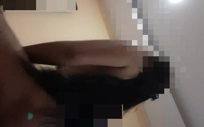 Mahalaxmi0330: Sexy přítelkyně jezdí na jejím bf dlouhém čůrákovi, dokud se na...