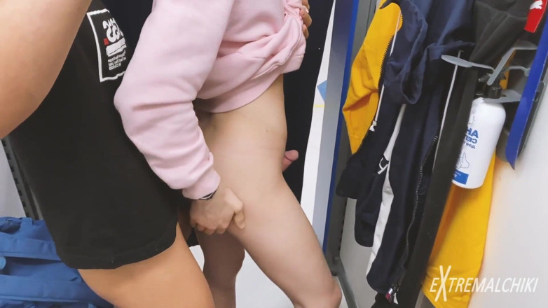 Extremalchiki: Umkleidekabine, twink-fick