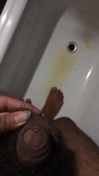 In Die Badewanne Pinkeln