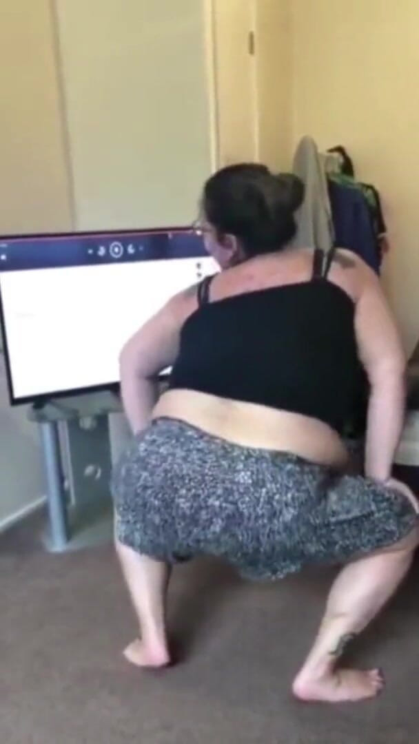 Indian fuck queen: WildEnglishBBW îmi scutură curul, îmi freacă pizda grasă în baie