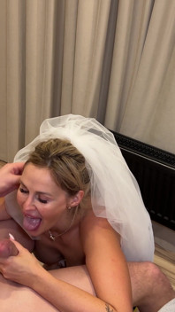 ¡Engañando a mi esposo el día de mi boda! ¡El Joven hijo de puta me sedujo otra vez!