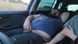 Berlayar di dalam mobil